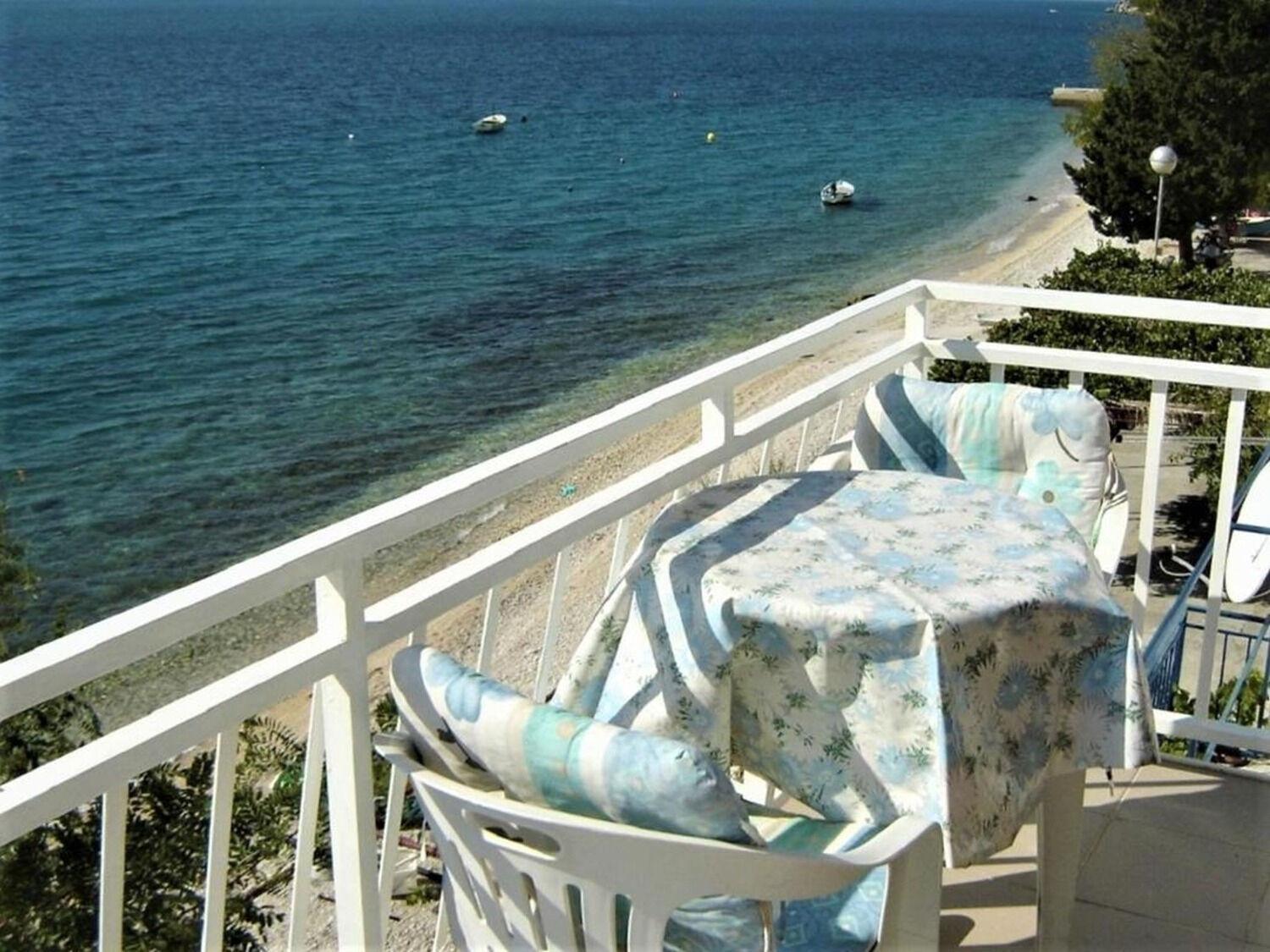 Apartment Danka - Affordable And At The Beach Brist Exterior photo